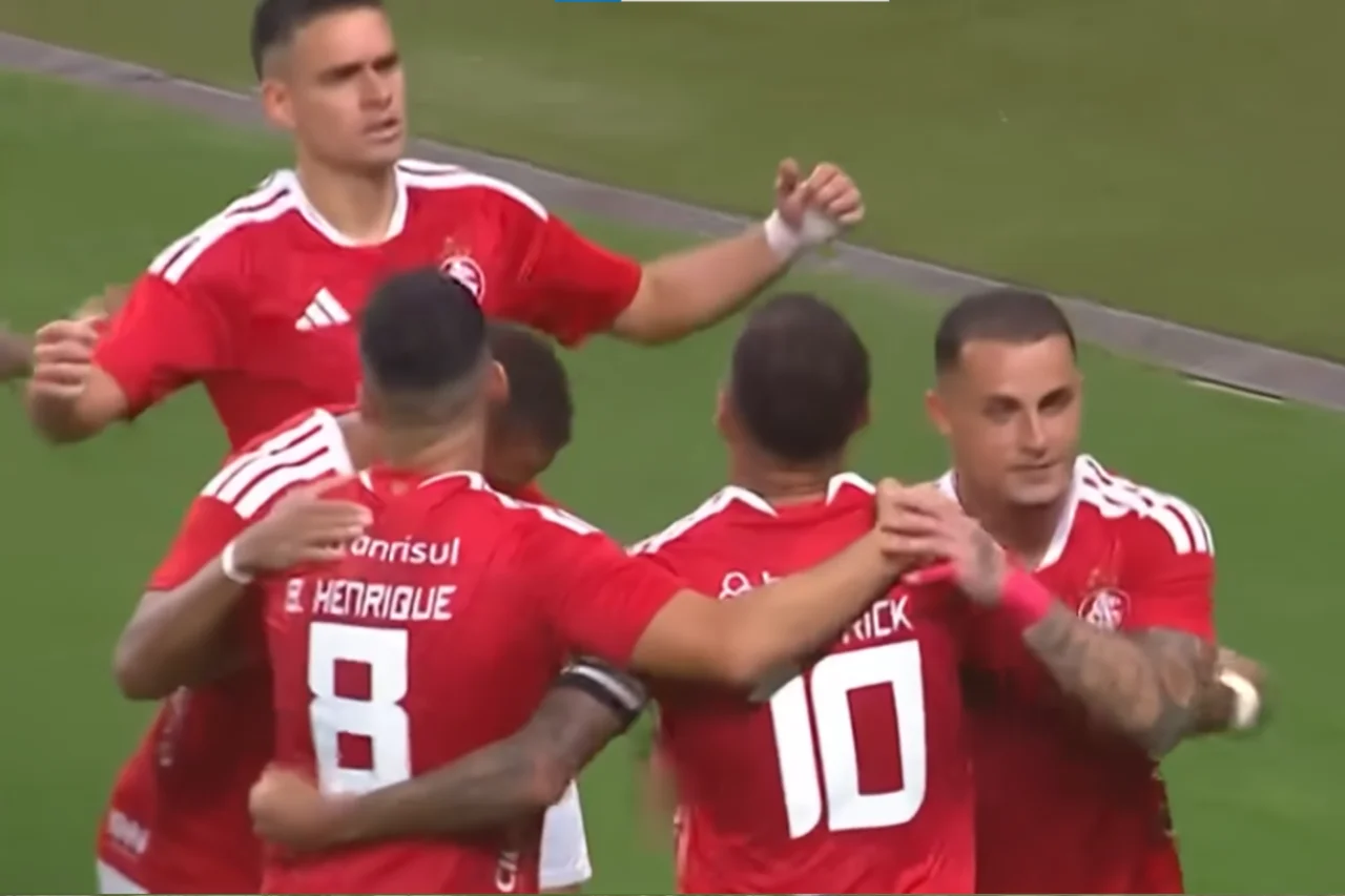 Inter vence Chapecoense, sai do Z-4 e Pezzolano destaca recuperação da equipe 33 Heloisa L 16 6