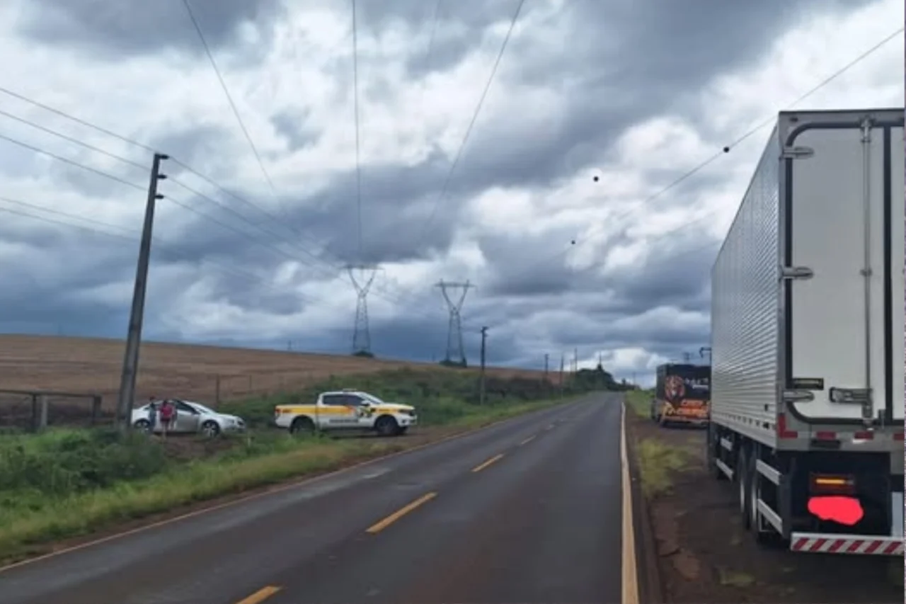 Motorista admite ter dormido ao volante e provoca colisão entre caminhão e caminhonete na SC-155 3 Motorista admite ter dormido ao volante e provoca colisão entre caminhão e caminhonete na SC-155