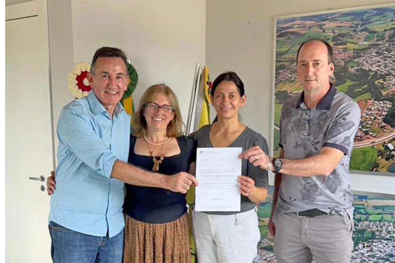 Deputado Jorge Goetten confirma emenda de R$ 98 mil para Guarujá do Sul 9 Heloisa L 45 3