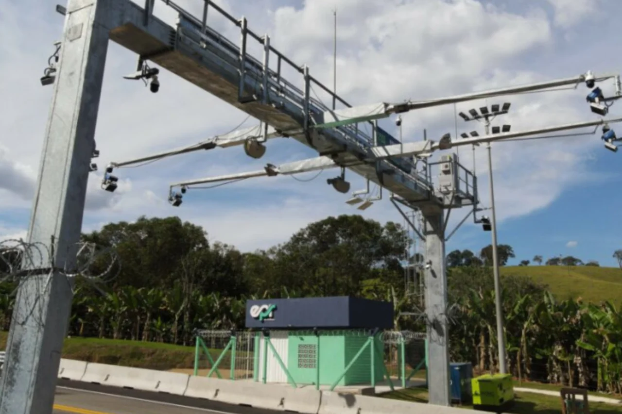 Deputados apresentam nova ação popular contra cobrança indevida do pedágio nas rodovias do oeste e sudoeste do Paraná 10 crys 21 2