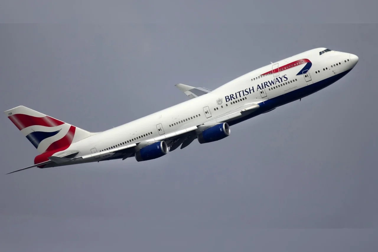 Piloto da British Airways é preso em Londres por suspeita de filmar mulheres sem consentimento 32 Piloto de 31 anos é investigado em Londres por suspeita de gravar e compartilhar vídeos íntimos sem autorização. Companhia aérea informa afastamento até conclusão do caso.