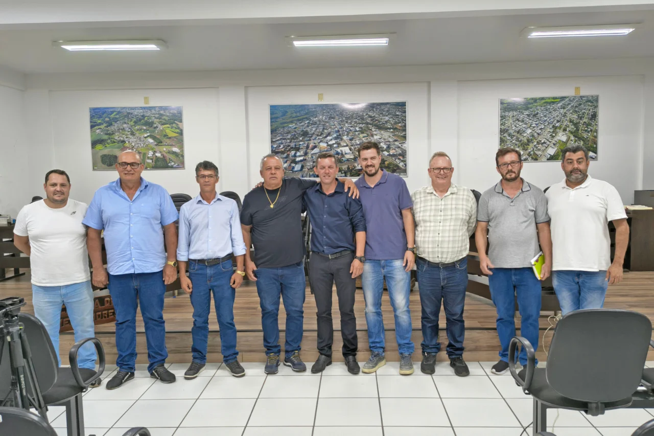 Fernando Dickel Lara assume cadeira na Câmara durante licença de vereador 3 crys 46 2