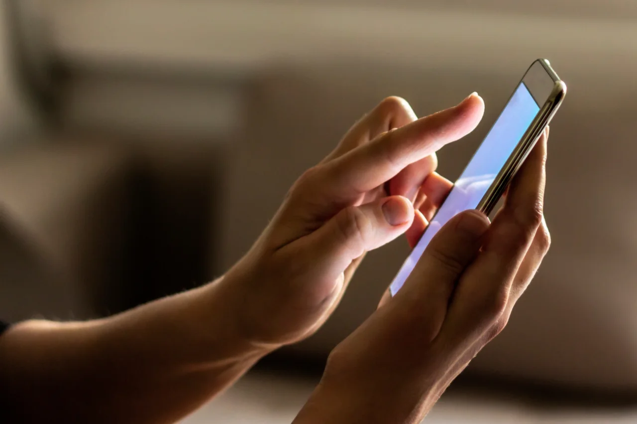 Mulher finge pedir pizza para denunciar companheiro armado 3 Vítima acionou a Guarda Civil Municipal de Rio Verde fingindo pedir pizza para não levantar suspeitas. Homem foi preso em flagrante por ameaça e violência doméstica.