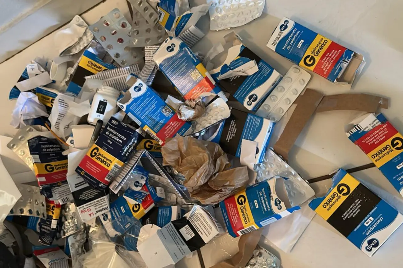 Farmacêutico é preso suspeito de furtar e enviar medicamentos controlados e drogas para outros países 1 h6u57i