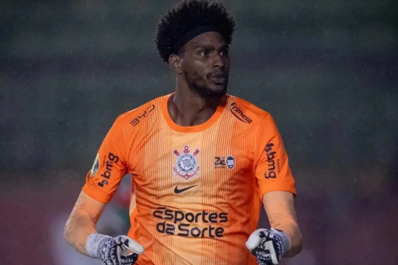 Hugo Souza é chamado para a Seleção Brasileira após lesão de Alisson 33 Hugo Souza é chamado para a Seleção após lesão de Alisson