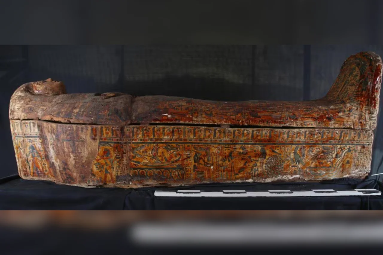 Arqueólogos descobrem 22 caixões com múmias ligadas ao culto do deus Amon em antiga necrópole do Egito 1 Arqueólogos descobrem 22 caixões com múmias ligadas ao culto do deus Amon em antiga necrópole do Egito