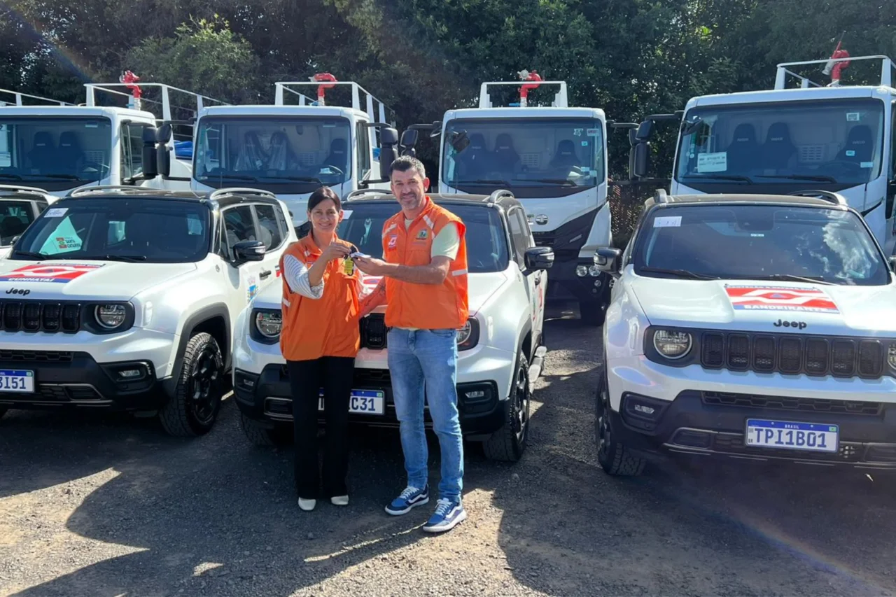 Guarujá do Sul recebe caminhão pipa, Jeep Renegade, drones e kit pontes do Governo do Estado 1 Guarujá do Sul recebe caminhão pipa, Jeep Renegade, drones e kit pontes do Governo do Estado