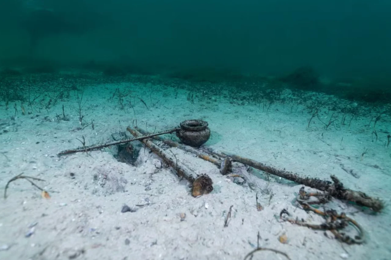 Naufrágio romano de 2 mil anos é descoberto na Suíça 6 Naufrágio romano de 2 mil anos é descoberto na Suíça