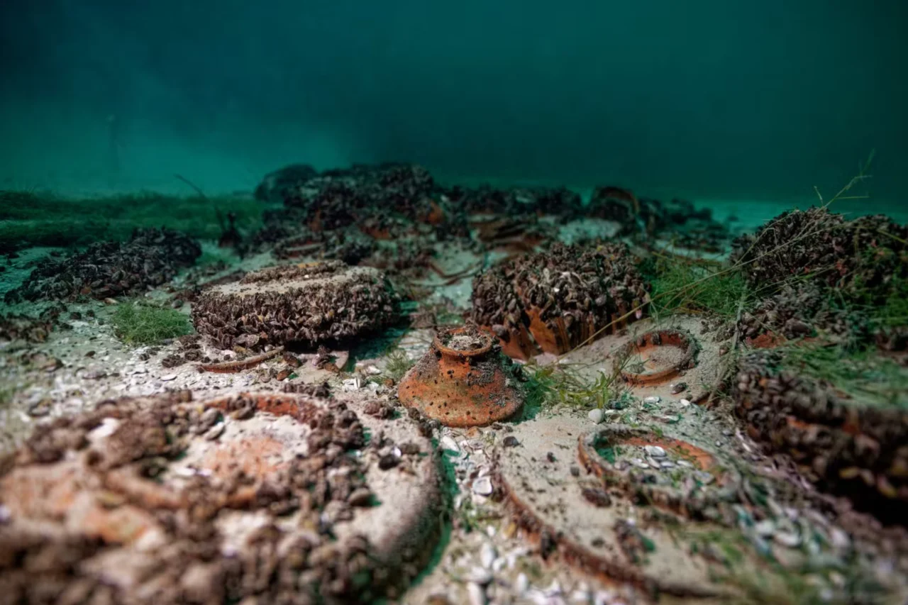 Naufrágio romano de 2 mil anos é descoberto na Suíça 8 Naufrágio romano de 2 mil anos é descoberto na Suíça