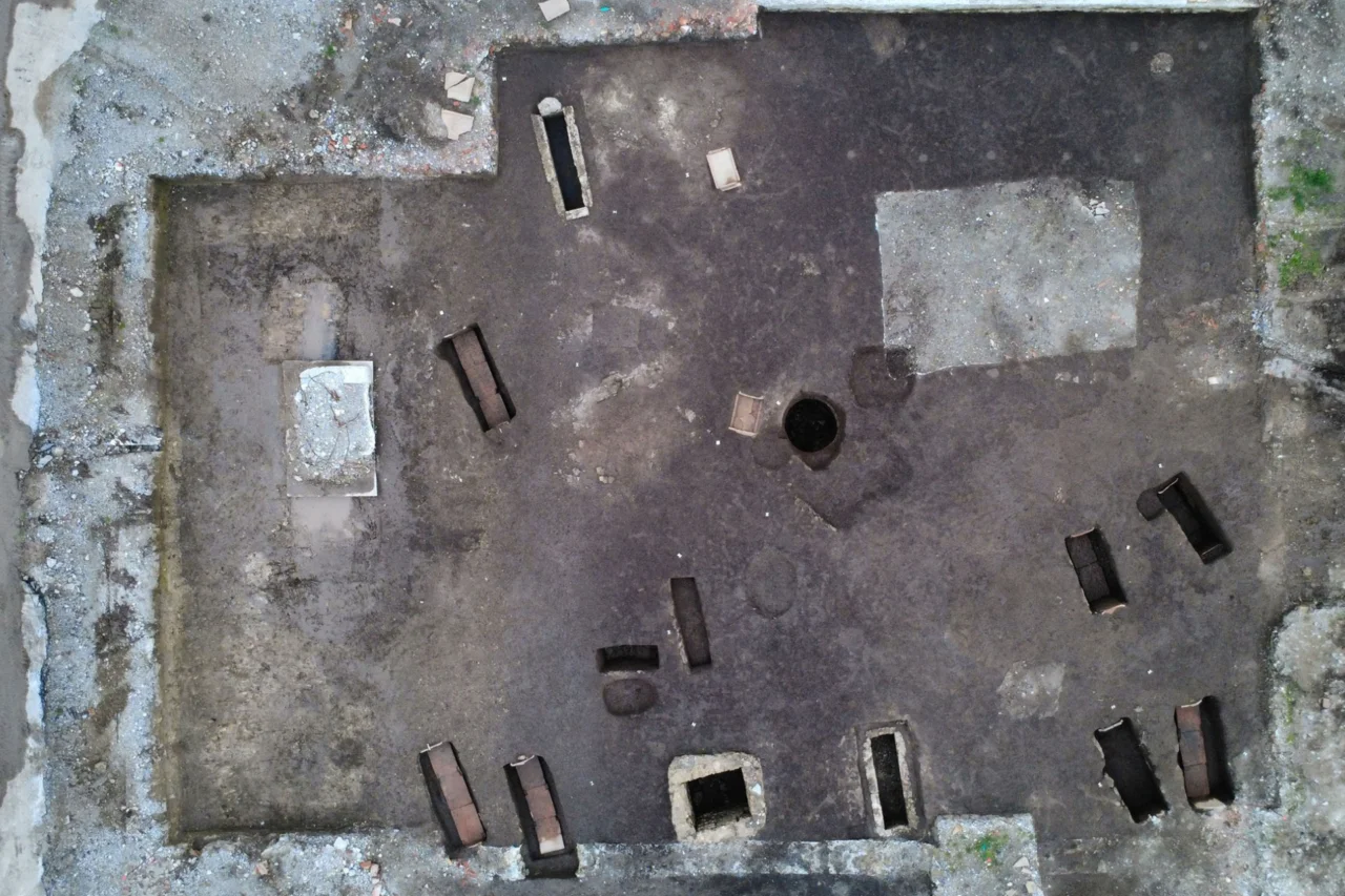 Arqueólogos descobrem 34 sepulturas dos séculos IV e III a.C. no sul da Itália 3 Arqueólogos descobrem 34 sepulturas dos séculos IV e III a.C. no sul da Itália