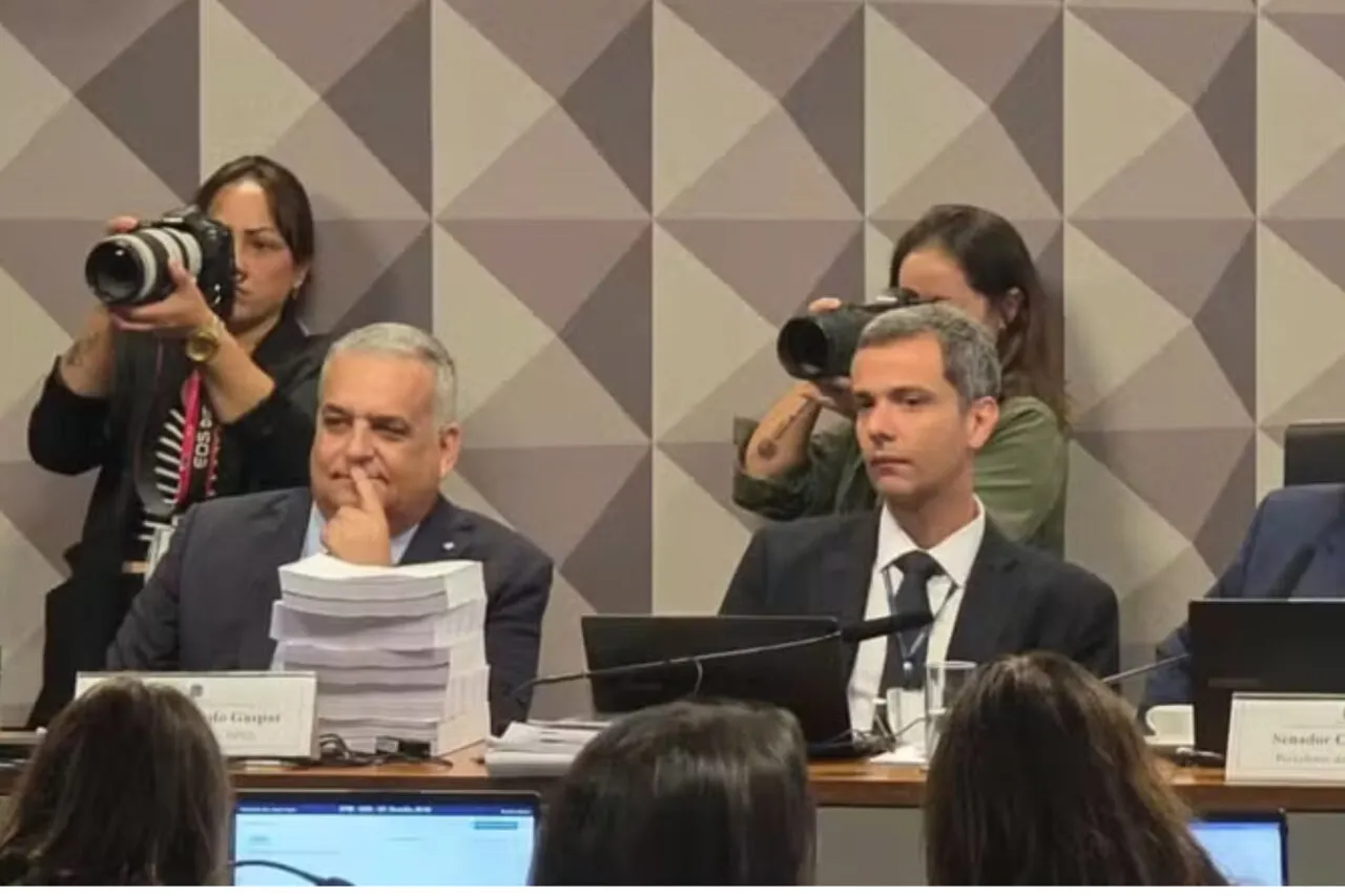 Relator pede indiciamento de Lulinha, Vorcaro e parlamentares 10 wefv456