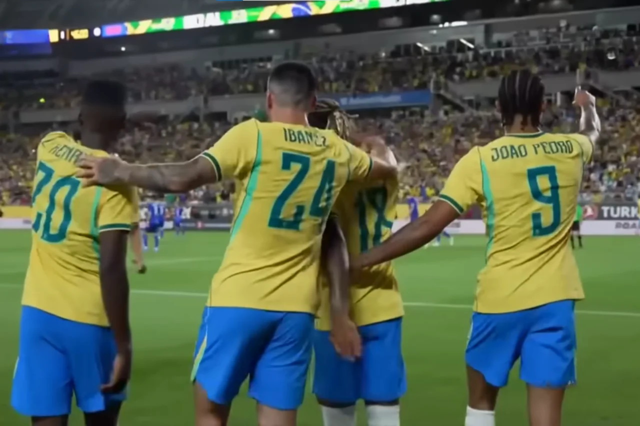 Brasil vence Croácia por 3 a 1 em amistoso e encerra preparação antes da convocação para a Copa 33 Heloisa L 29