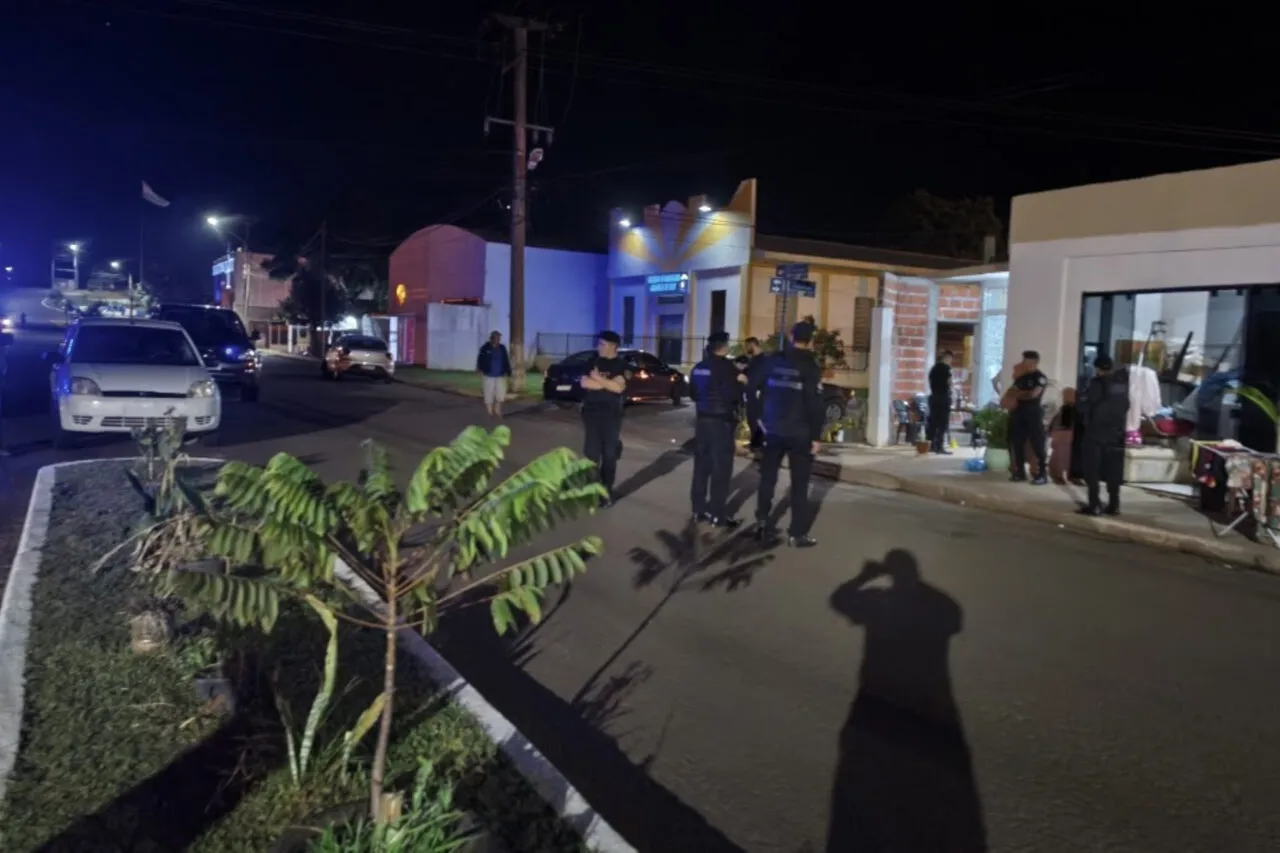 Brasileiro é morto a tiros em bar em Bernardo de Irigoyen 4 h76r567