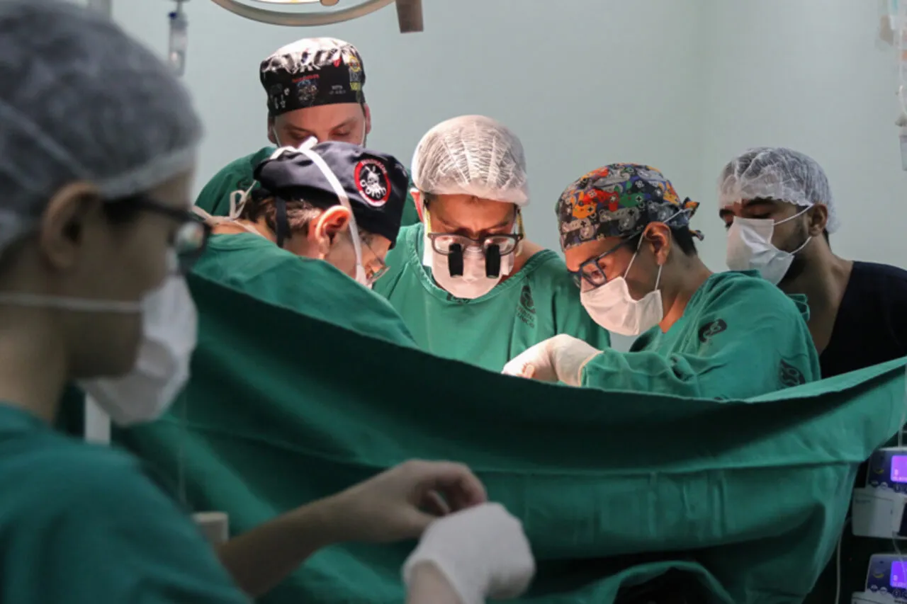 Morre paciente de 64 anos que recebeu transplante de órgão com HIV 3 A paciente era uma mulher de 64 anos e estava em acompanhamento médico desde a confirmação da infecção