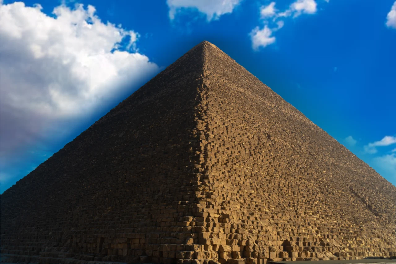 Novo corredor oculto na Grande Pirâmide de Gizé pode levar à câmara funerária de Quéops, diz arqueólogo 38 piramide