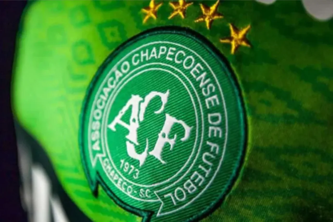 Justiça condena Chapecoense a indenizar família de jornalista morto em acidente aéreo de 2016 33 Heloisa L 56 2