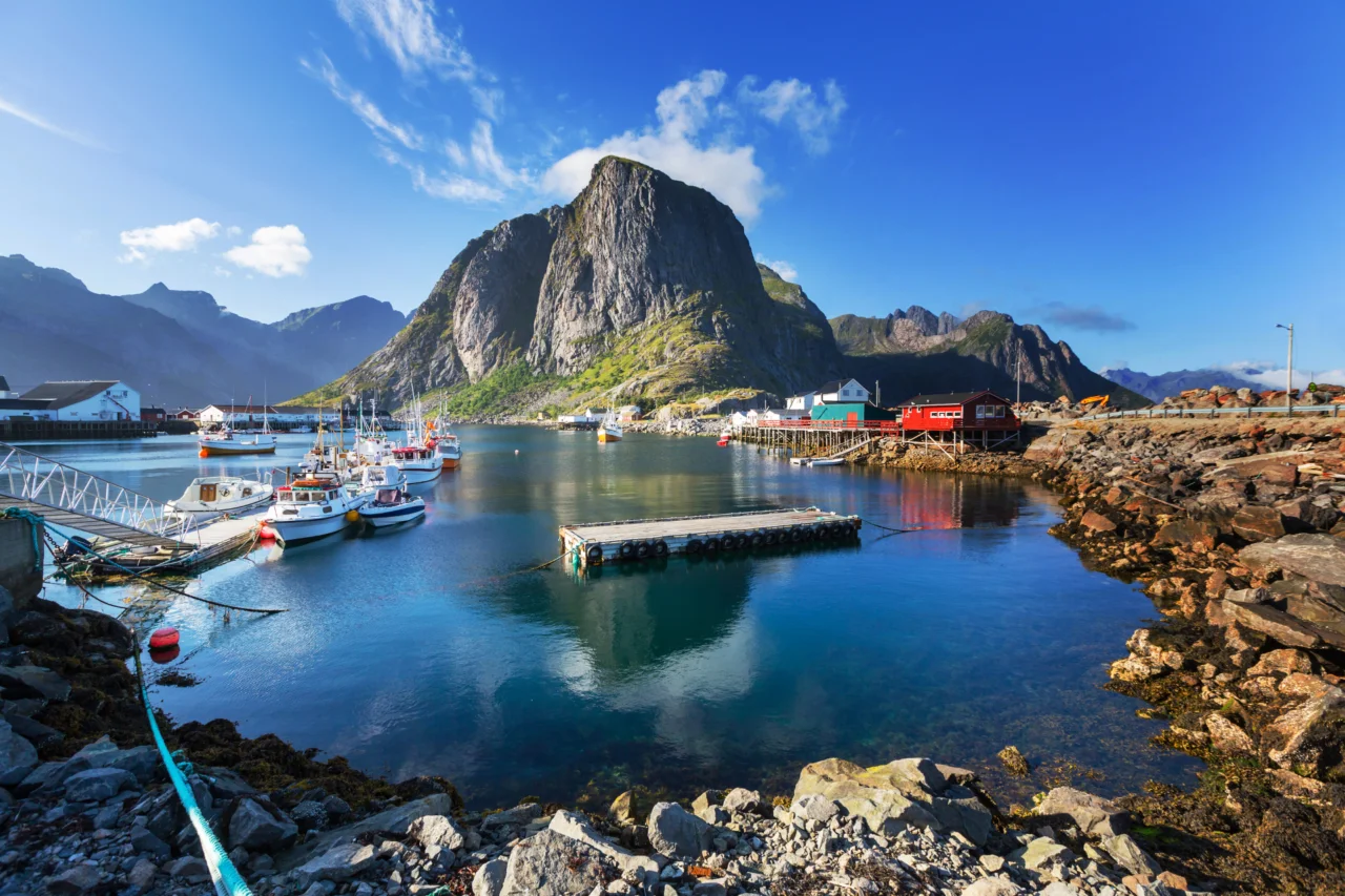 O lugar onde o Sol não se põe: o fenômeno que transforma o verão nas ilhas Lofoten, na Noruega 3 Heloisa L 78 2