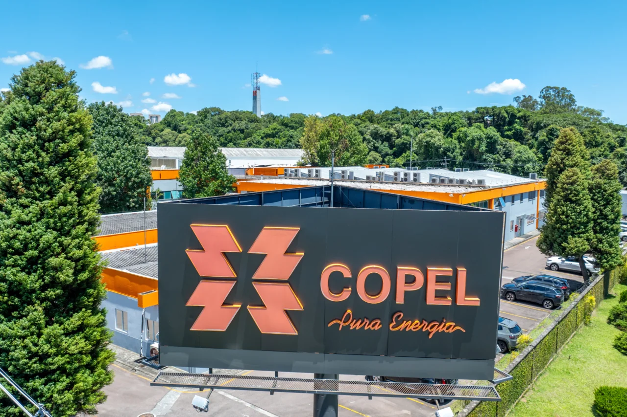 A Companhia Paranaense de Energia passou a integrar um dos principais índices globais de sustentabilidade da Bolsa de Nova York, ampliando sua presença internacional e reforçando avanços em governança e energia renovável.