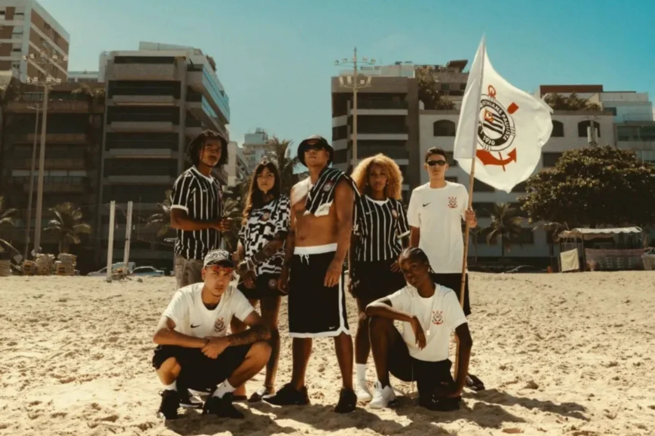 Corinthians apresenta novos uniformes em homenagem à histórica Invasão Corinthiana de 1976