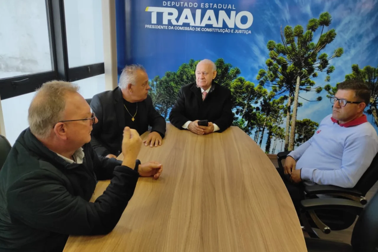 Prefeito e presidente da Câmara de Barracão cumprem agenda em Curitiba em busca de recursos 3 Prefeito e presidente da Câmara de Barracão cumprem agenda em Curitiba em busca de recursos