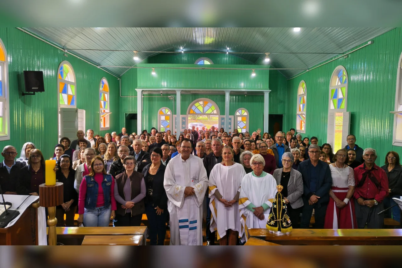 Encontro em Barracão reúne mais de 250 idosos em homenagem ao Dia das Mães 4 Encontro em Barracão reúne mais de 250 idosos em homenagem ao Dia das Mães