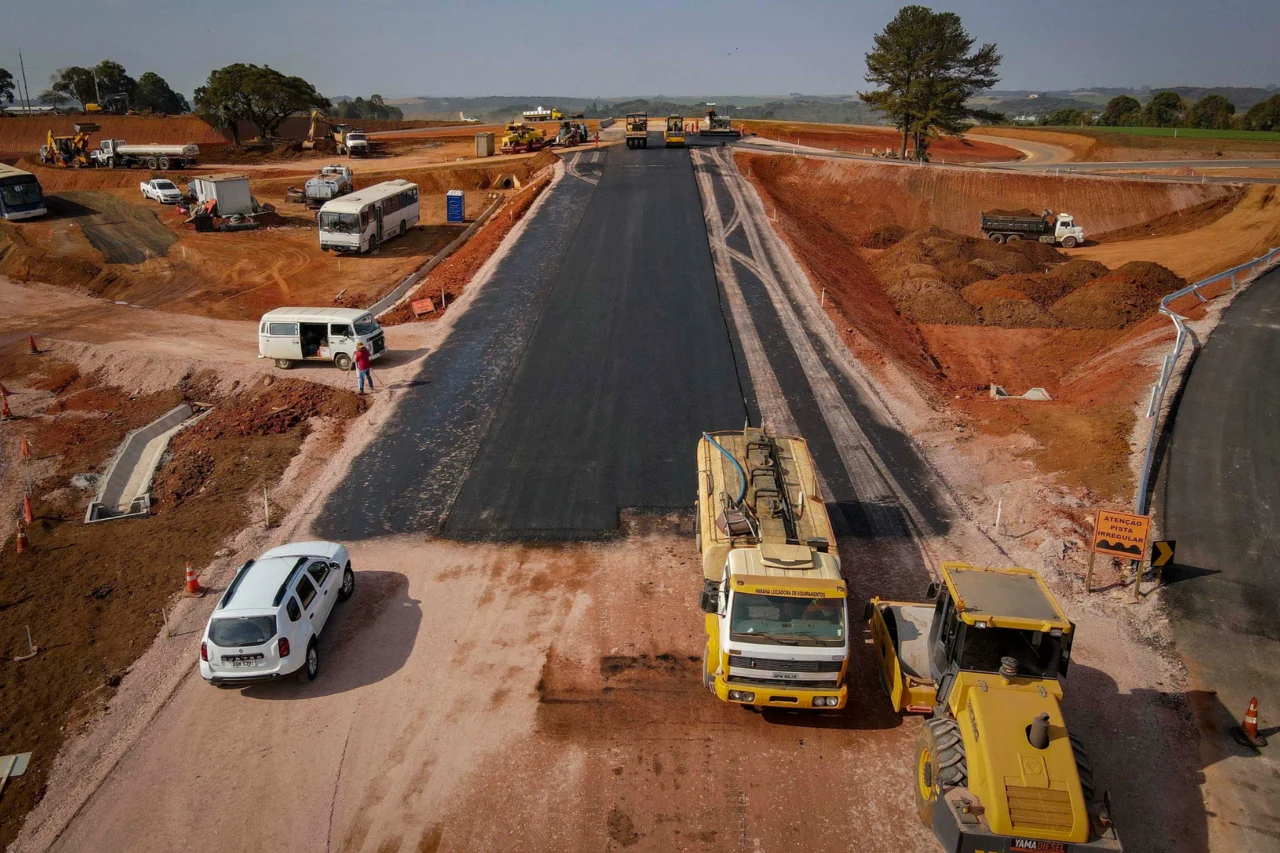 Paraná registra R$ 2,1 bilhões em investimentos e bate recorde histórico no primeiro quadrimestre