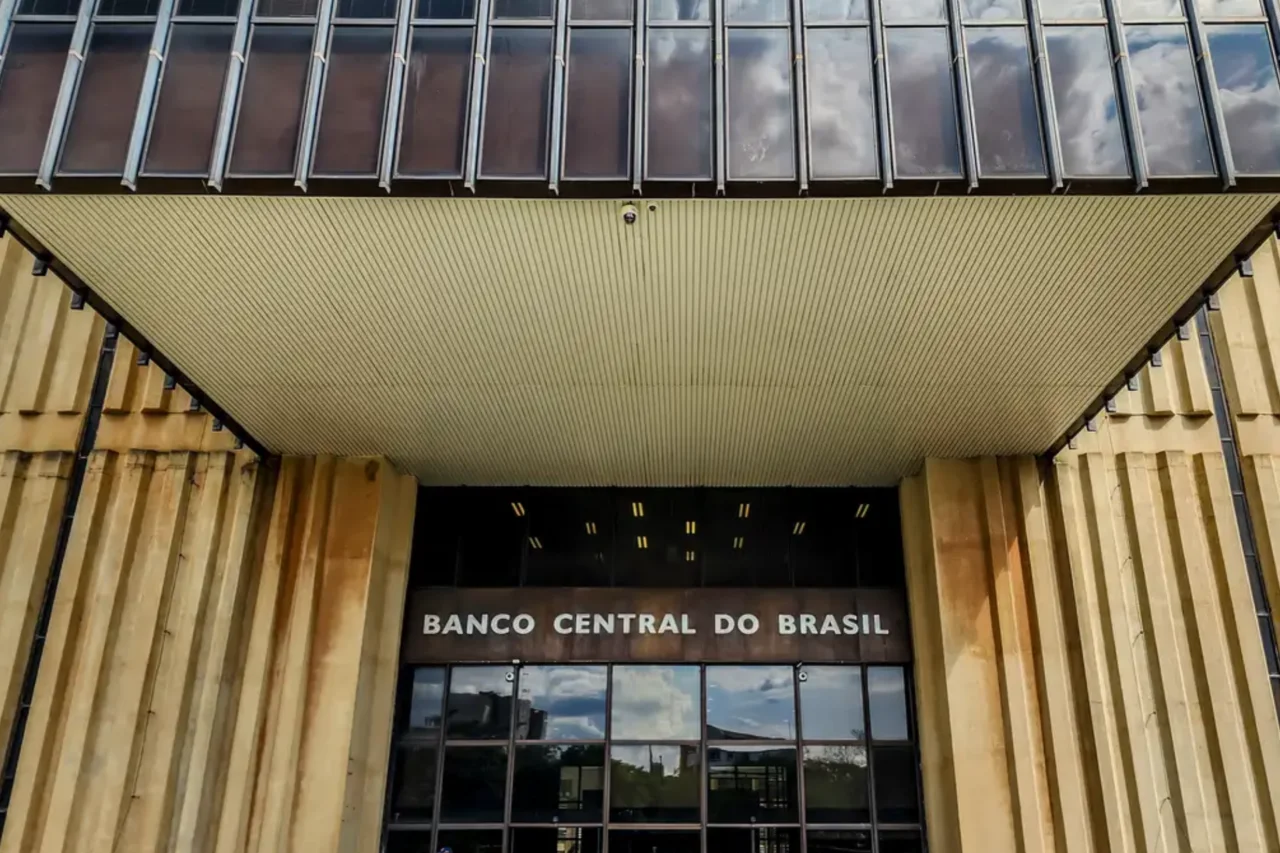 Mercado financeiro eleva previsão da inflação para 5,04% em 2026, aponta Banco Central 18 Mercado financeiro eleva previsão da inflação para 5,04% em 2026, aponta Banco Central
