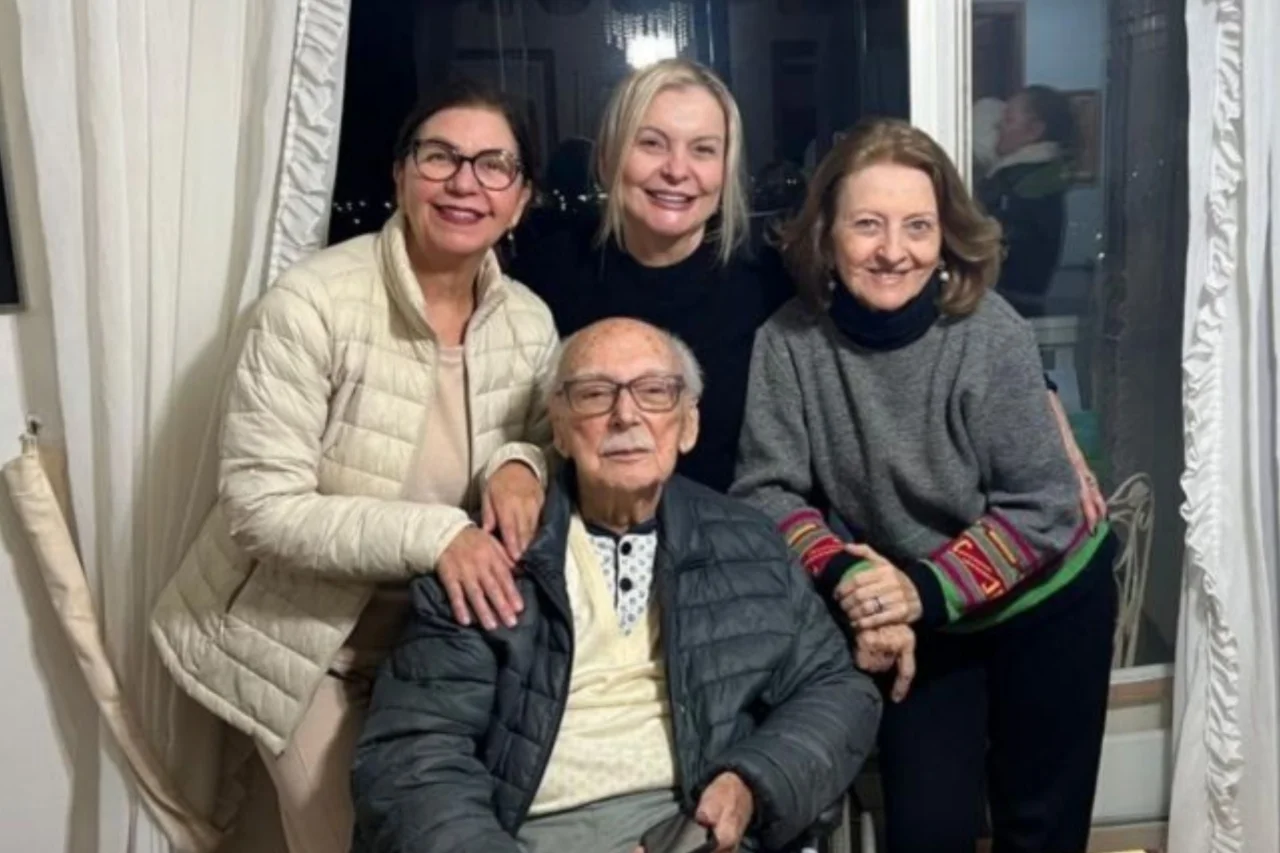 Escritor reconhecido pelo Guinness lança novo livro aos 104 anos em Santa Catarina 5 Escritor reconhecido pelo Guinness lança novo livro aos 104 anos em Santa Catarina