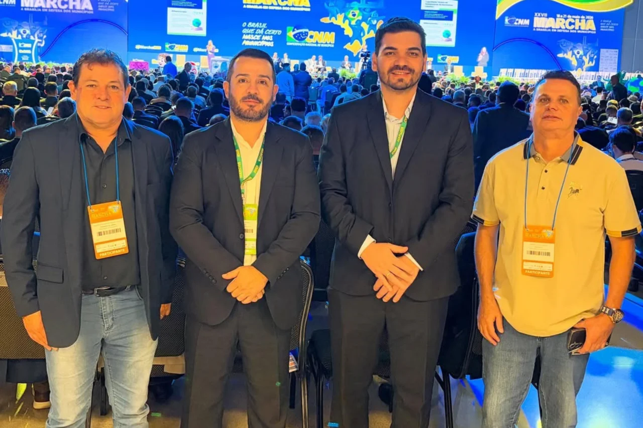 Vereadores de Santo Antônio do Sudoeste participam da XXVII Marcha a Brasília 5 Vereadores de Santo Antônio do Sudoeste participam da XXVII Marcha a Brasília