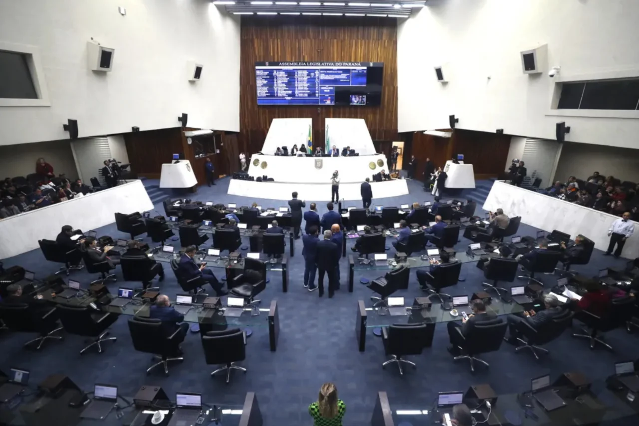 Assembleia aprova medidas para proteger indústria do Paraná de impactos do tarifaço dos EUA 17 Assembleia aprova medidas para proteger indústria do Paraná de impactos do tarifaço dos EUA