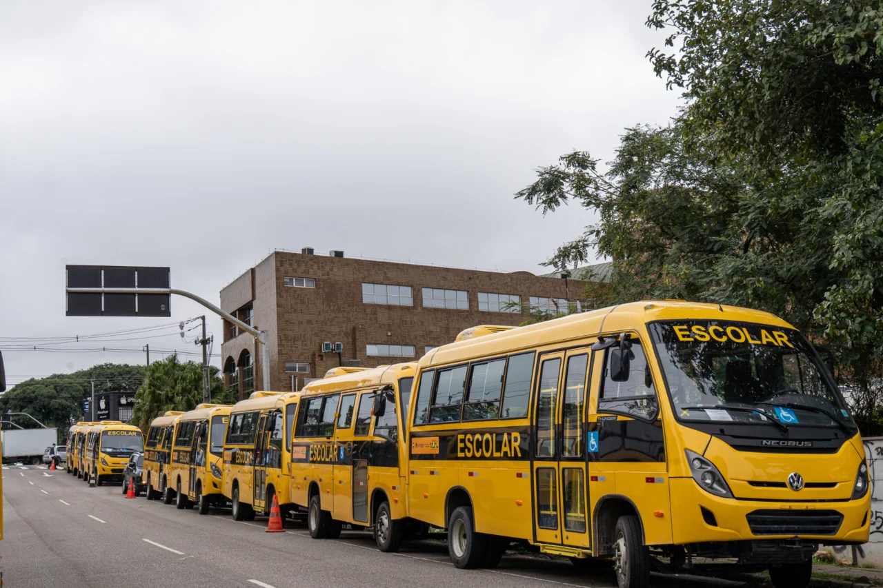 Governo do Paraná entrega mais 88 ônibus escolares para atender 76 municípios 10 Governo do Paraná entrega mais 88 ônibus escolares para atender 76 municípios