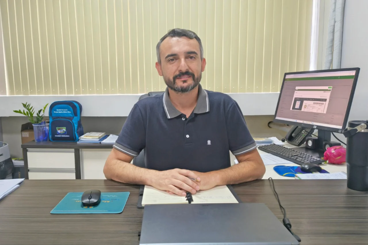 Secretaria avalia projeto de rob&oacute;tica e prepara alunos para torneio regional