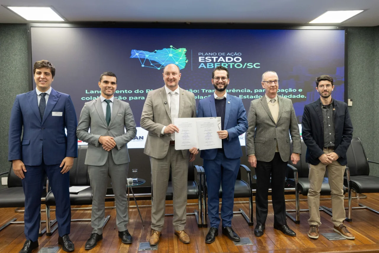 Plano Estado Aberto SC 2026 é lançado na Alesc com integração entre poderes e sociedade civil 11 Plano Estado Aberto SC 2026 é lançado na Alesc com integração entre poderes e sociedade civil