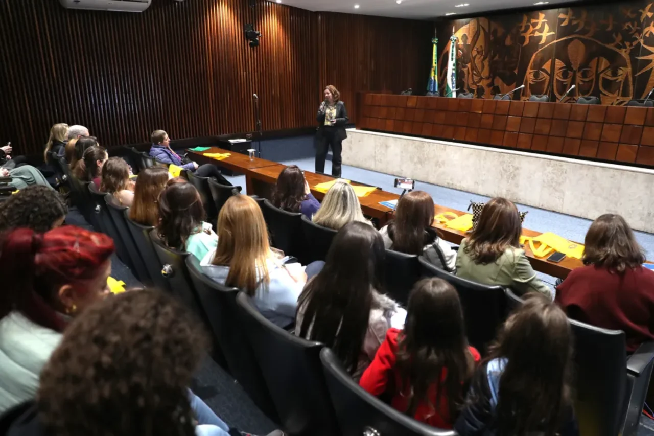 Simpósio na Assembleia do Paraná debate diagnóstico, inclusão alimentar e direitos de pessoas com doença celíaca 9 Simpósio na Assembleia do Paraná debate diagnóstico, inclusão alimentar e direitos de pessoas com doença celíaca