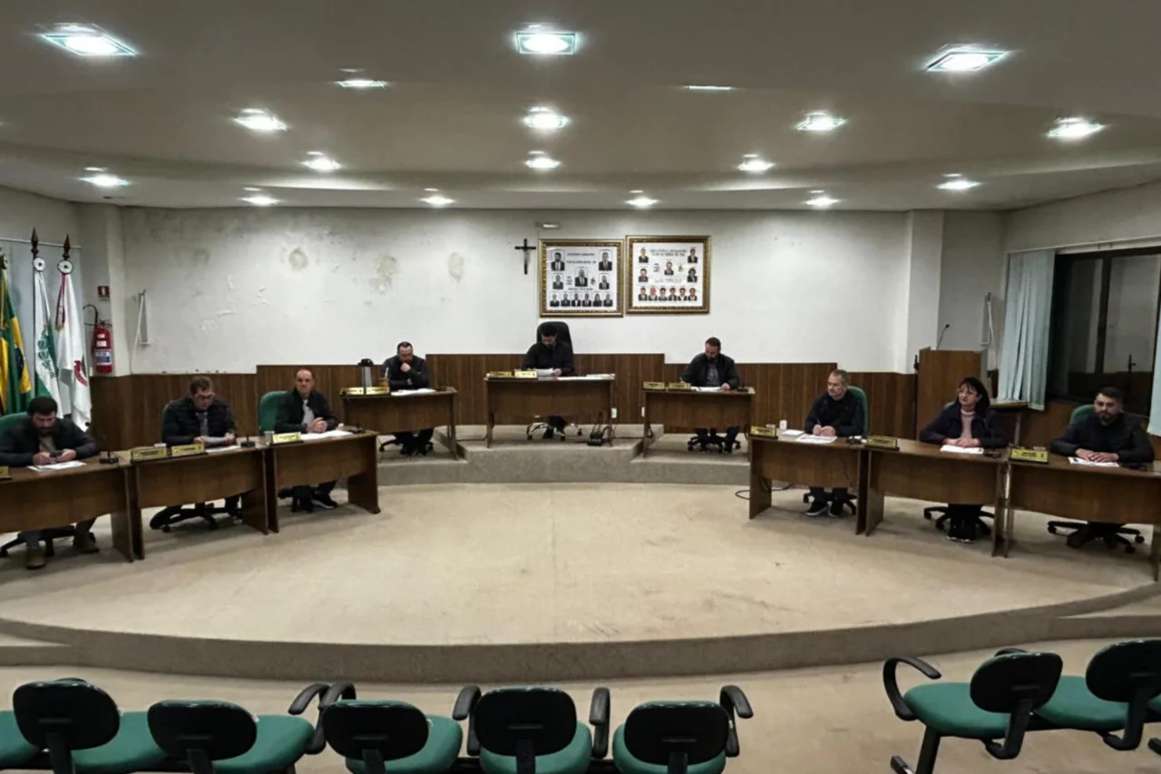 Vereadores de Flor da Serra do Sul aprovam projeto para conv&ecirc;nio com a Cohapar