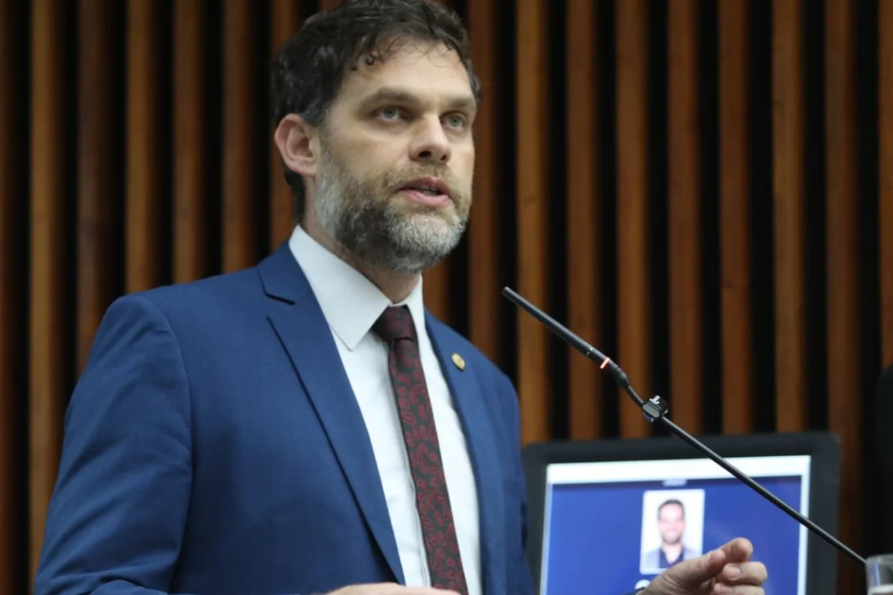 Deputado Goura cobra ciclovias e redução de velocidade para enfrentar mortes no trânsito no Paraná