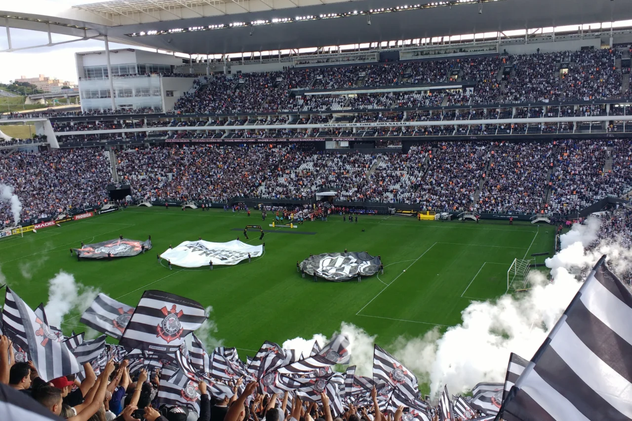 Corinthians reforma gramado da Neo Química Arena e promete padrão de 2014 33 Corinthians reforma gramado da Neo Química Arena e promete padrão de 2014
