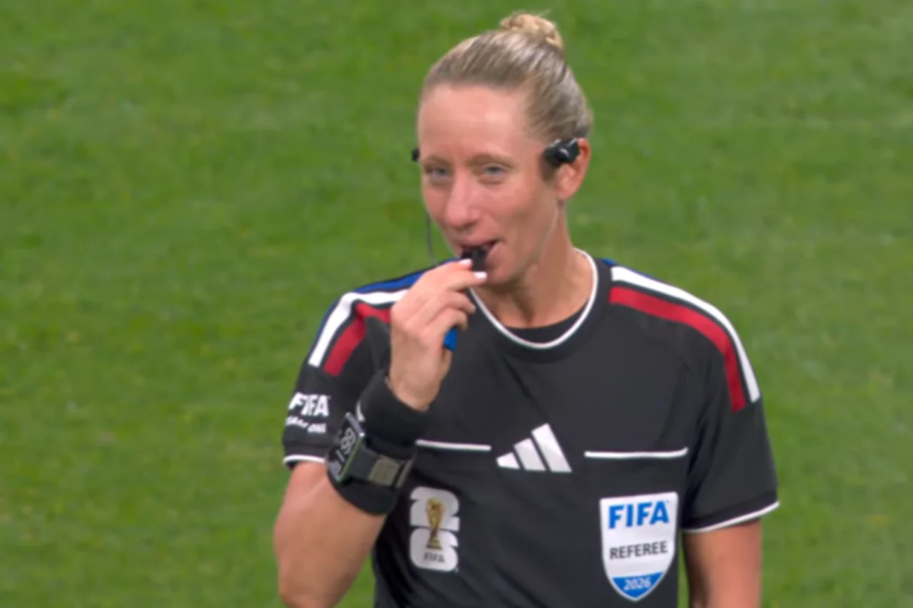 Copa registra arbitragem 100% feminina em jogo entre República Tcheca e África do Sul 3 Copa registra arbitragem 100% feminina em jogo entre República Tcheca e África do Sul