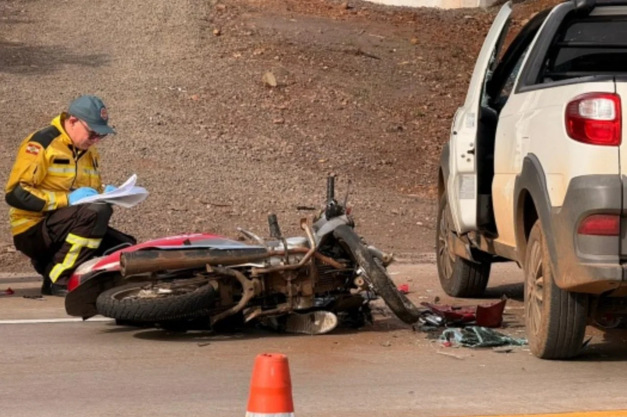 Jovem morre em acidente entre caminhonete e motoneta na BR-163 em Guaraciaba