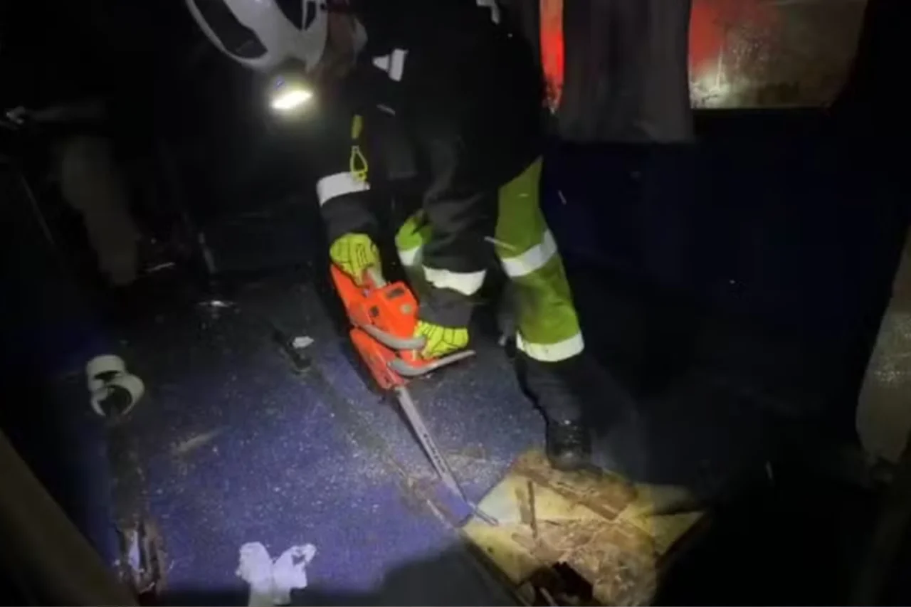 Ônibus é abordado no Paraná com 340 kg de maconha, tirzepatida e iPhones escondidos em fundo falso 3 Ônibus é abordado no Paraná com 340 kg de maconha, tirzepatida e iPhones escondidos em fundo falso