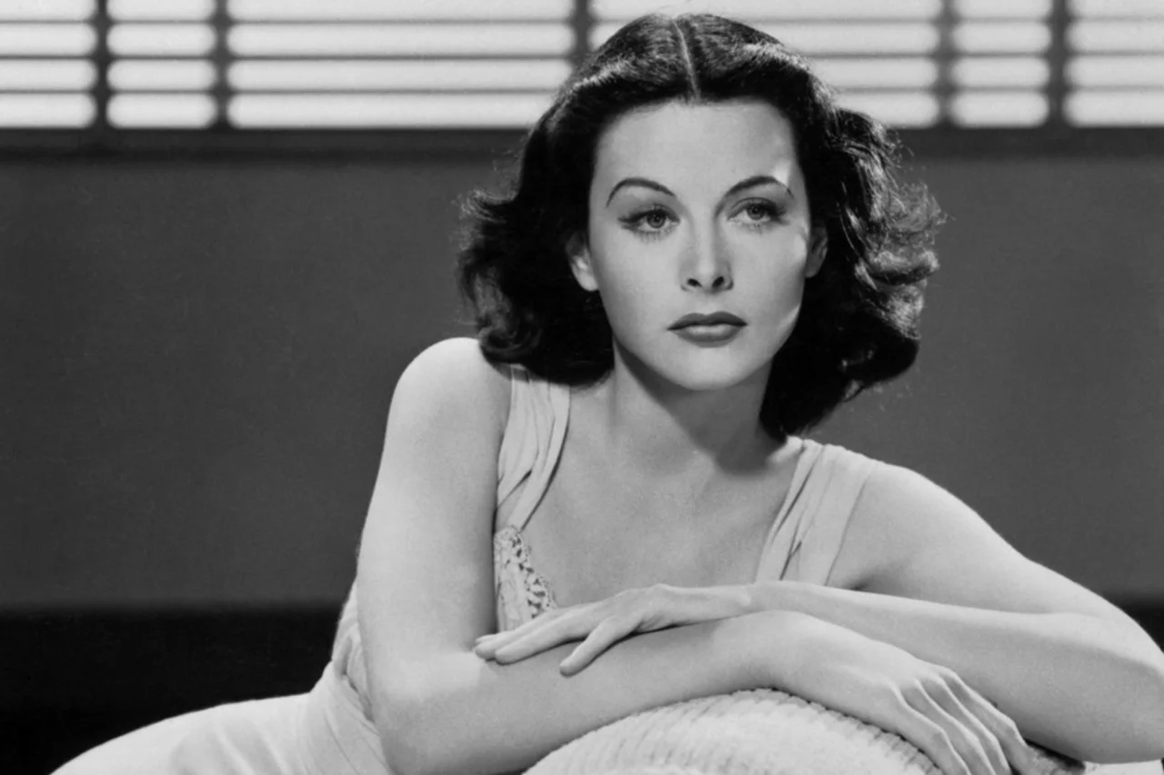 Hedy Lamarr: a estrela de Hollywood que ajudou a inventar o Wi-Fi, Bluetooth e GPS