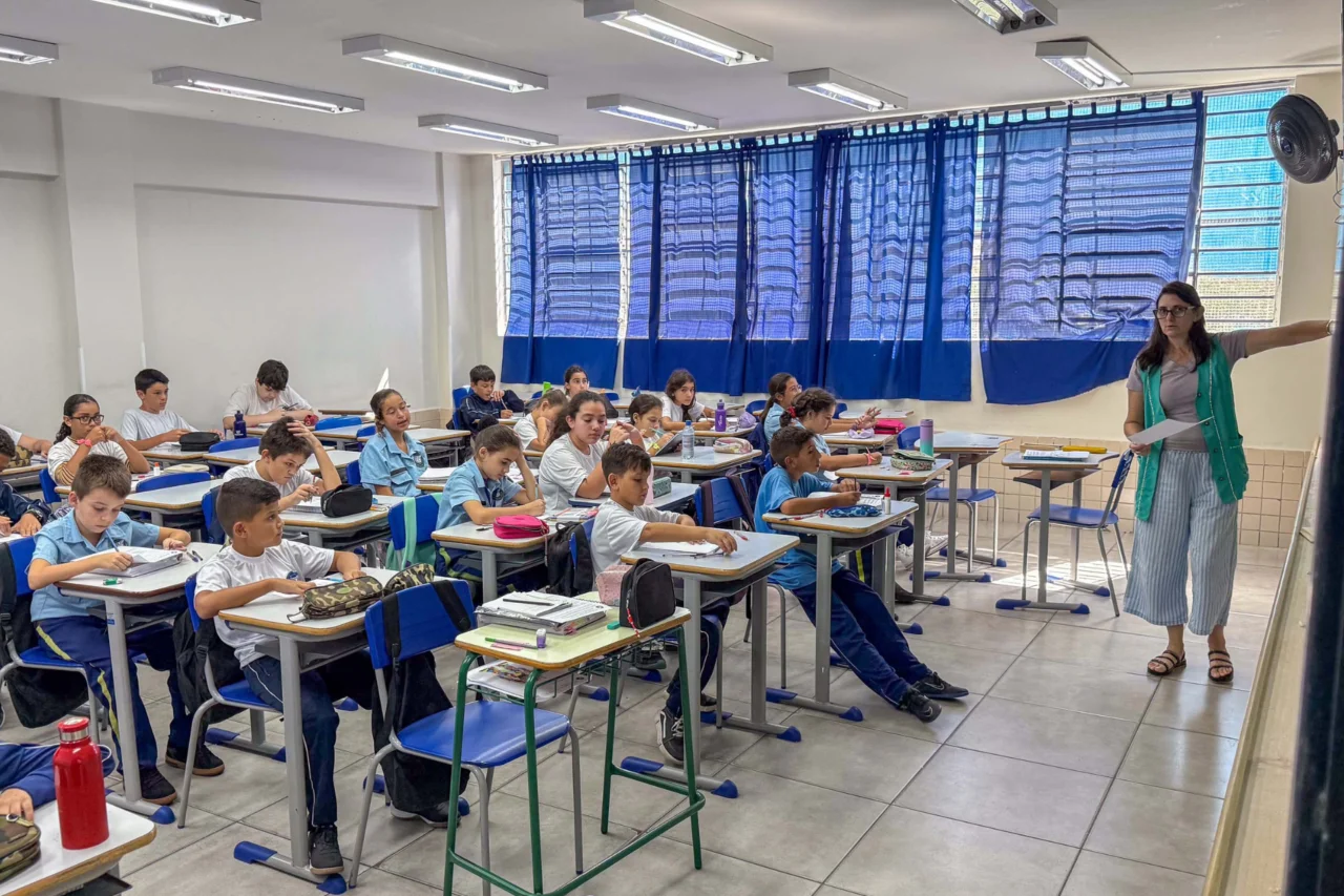 Campanha das secretarias da Educação e da Saúde orienta escolas estaduais do Paraná sobre prevenção de doenças respiratórias e cardiovasculares durante o inverno