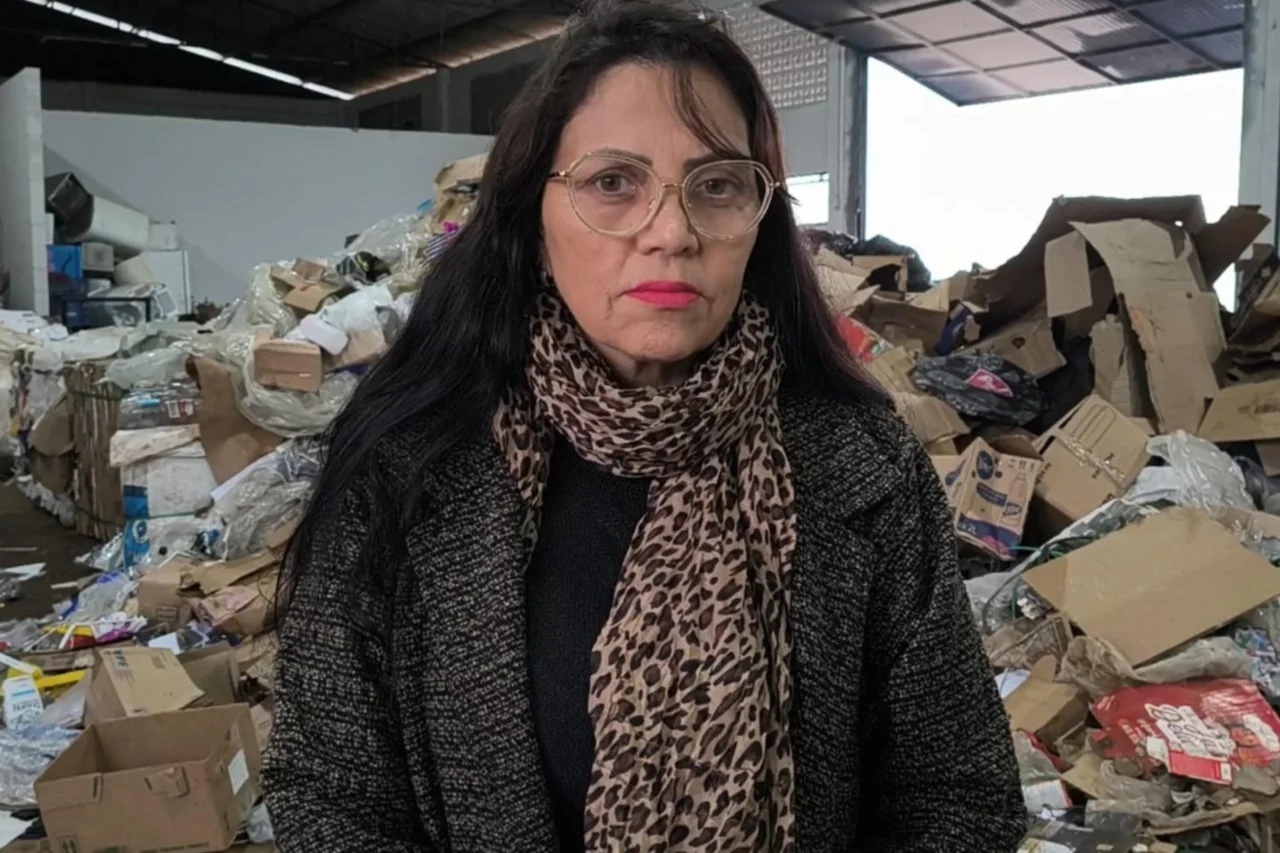 Departamento de Saneamento B&aacute;sico pede colabora&ccedil;&atilde;o dos moradores para respeitar os dias de coleta e evitar res&iacute;duos misturados nas ruas