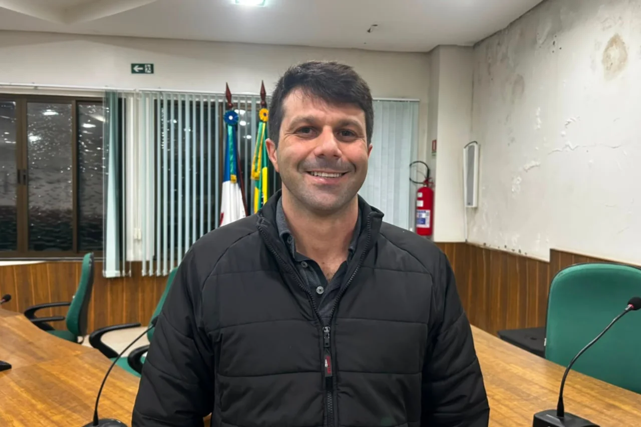 Presidente Junior Berno destacou a vota&ccedil;&atilde;o de seis mat&eacute;rias em primeira an&aacute;lise, incluindo a&ccedil;&otilde;es para produtores rurais, avicultores e participa&ccedil;&atilde;o popular no Legislativo