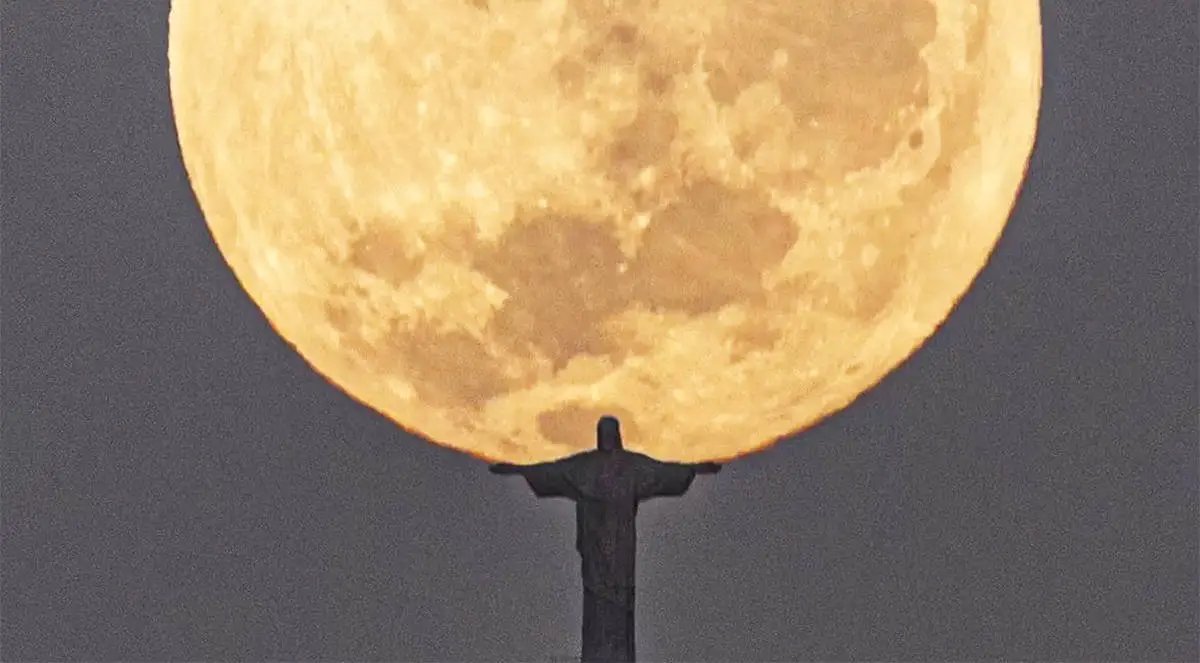 lua de morango cristo redentor