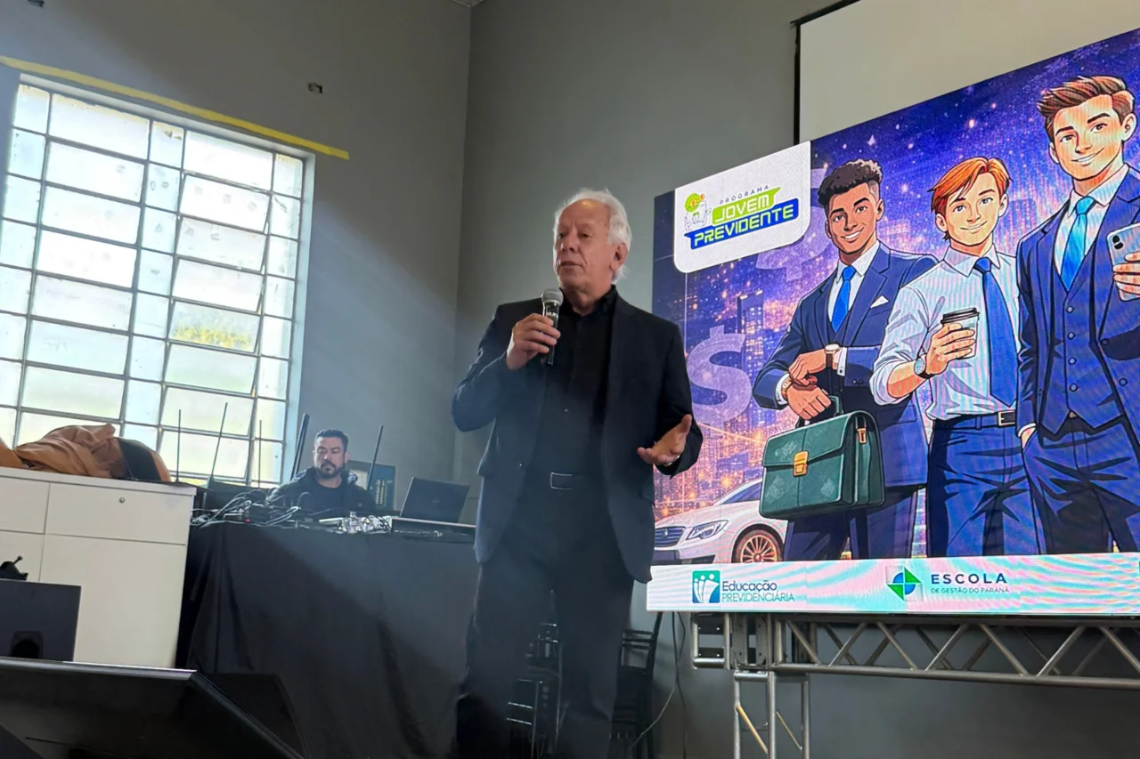 Programa Jovem Previdente será integrado à grade curricular da rede estadual e deve atender mais de 120 mil alunos da 3ª série do ensino médio em 2026